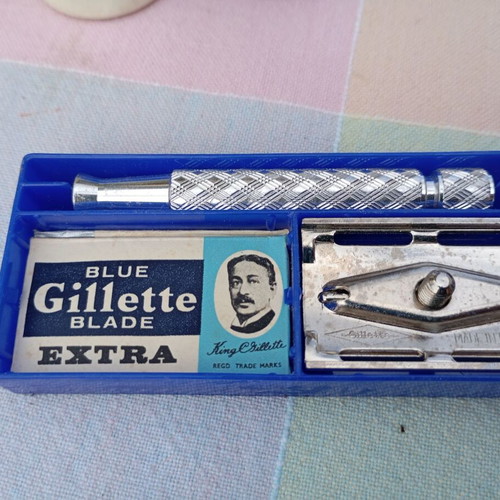 Traditional shaving set with Gillette Blue Blade and vintage colognes