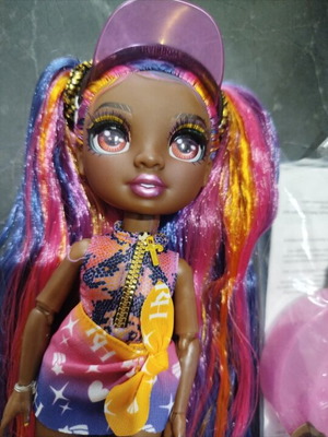 Rainbow High doll like new