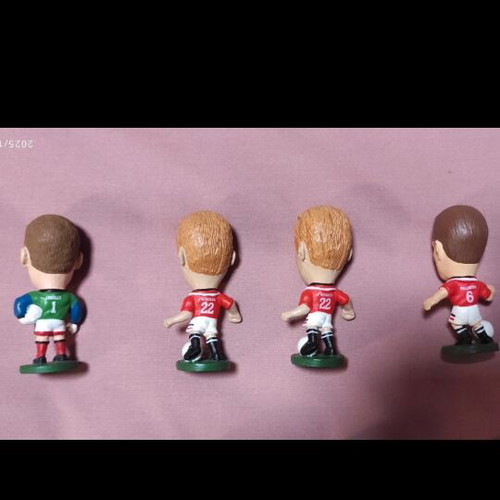 Football player figures new official replicas from Manchester United and Olympiacos