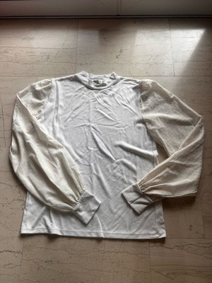 White Stradivarius blouse size XL like new with chiffon sleeves