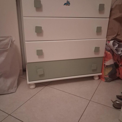 Changing table dresser like new