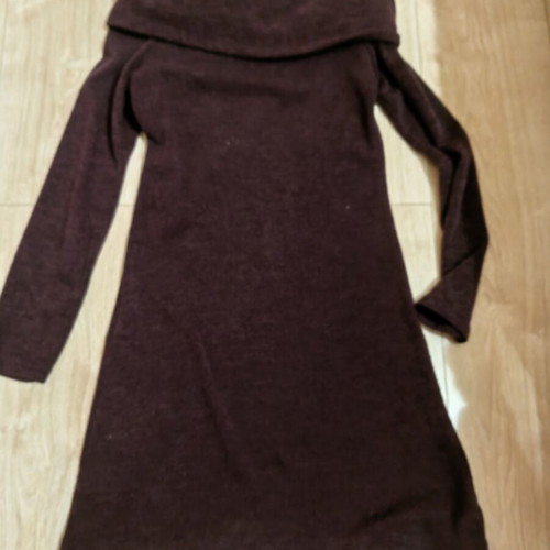 Women's winter dress size S like new, burgundy