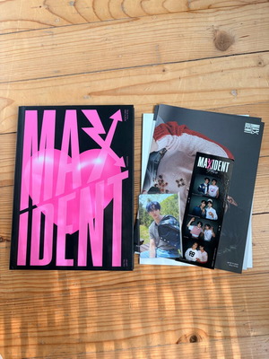 Stray Kids Maxident Kpop album with extras
