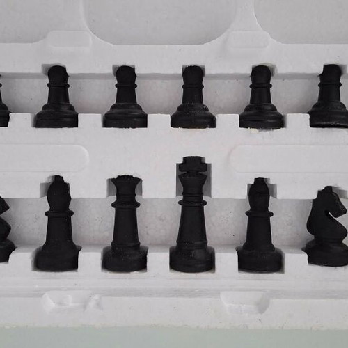 Glass chess set like new with frosted and black pieces 35.5x35.5 cm