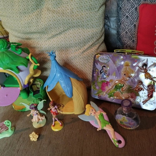 Tinkerbell set like new with house, figures and accessories