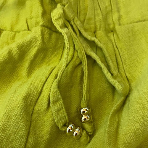 Lynne shorts size S lime like new