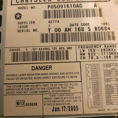 Jeep Cherokee radio CD used, genuine Chrysler 2004