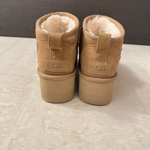 Ugg boots used size 37, beige and brown