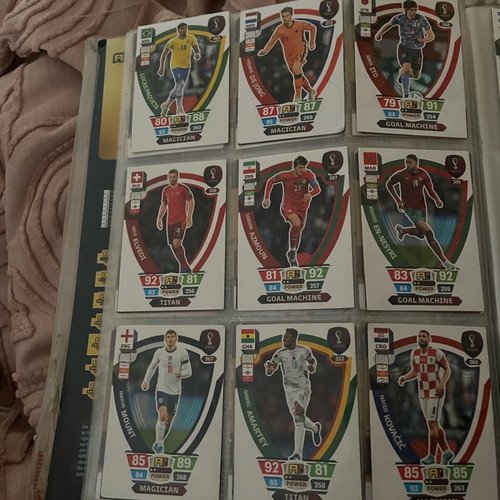 Κάρτες World Cup 2022 καινούργιες, 450+ με 13 μεγάλες limited edition και 8 μικρές