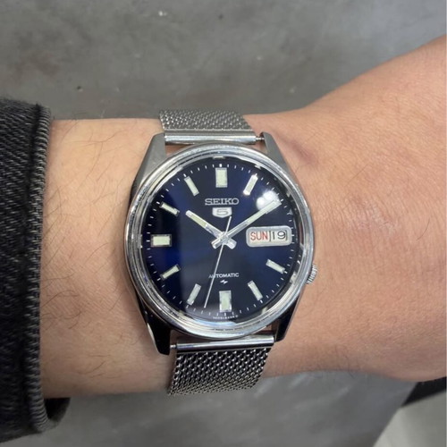 Seiko 5 7009-4040 vintage automatic watch, blue dial