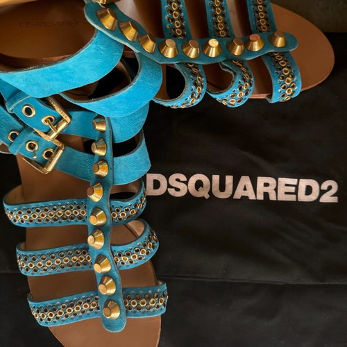 Dsquared2 suede sandals like new, blue