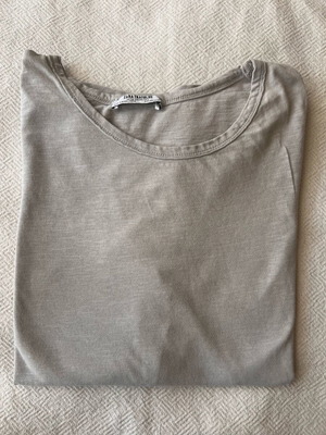 Zara women's medium t-shirt used, gray