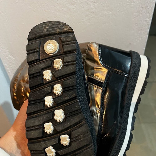 Children's boots size 32 like new, black and gold