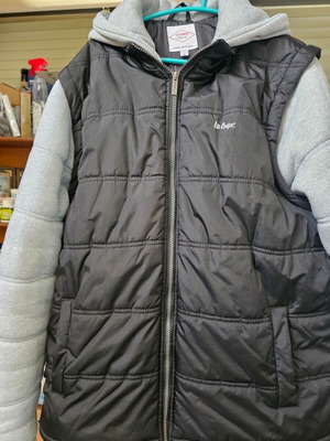 Le Cooper down jacket like new, size XL, 2 inner and 2 outer pockets