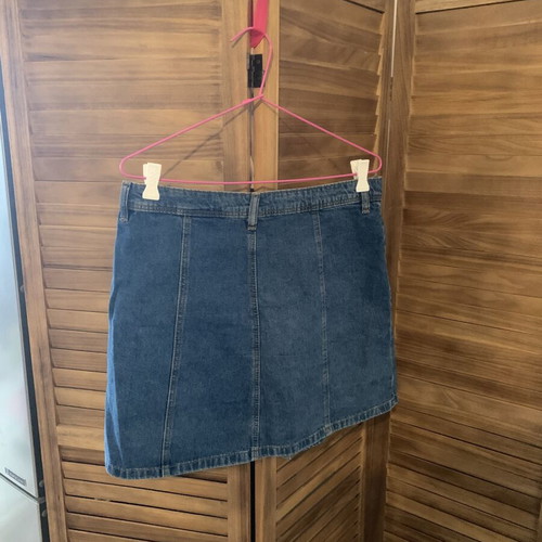 H&M Denim Skirt like new, size XL 42 14, blue