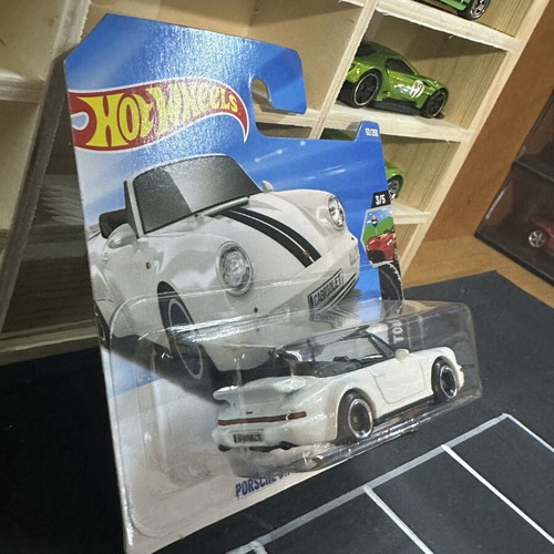 Hotwheels Porsche 911 Turbo Cabriolet new, sealed