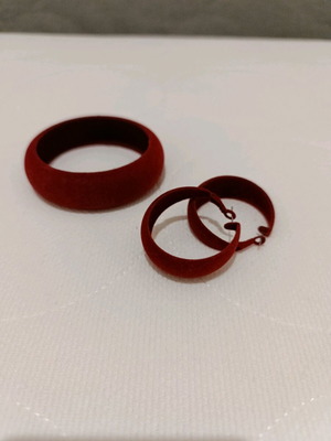Zara bracelet and earrings set with velvet lining red like new