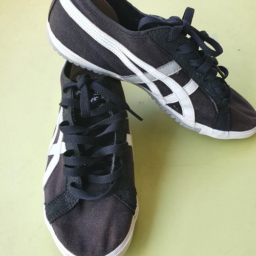Onisuka shoes size 42 used, black
