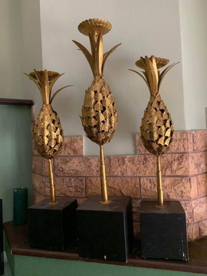 Vintage decoration set of 3 used with candle holder on wooden base