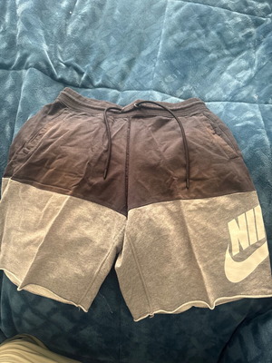 Nike shorts Large used, black and grey