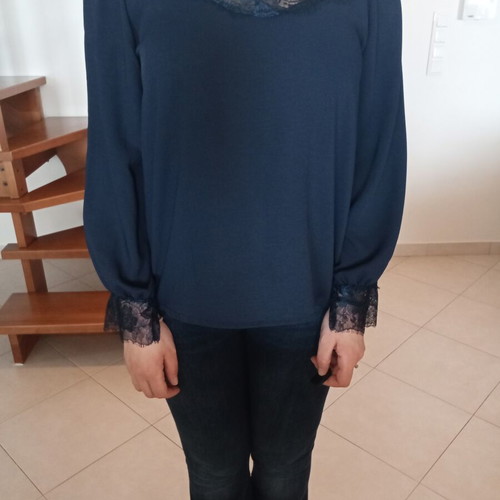 Off-the-shoulder top blue like new, size M