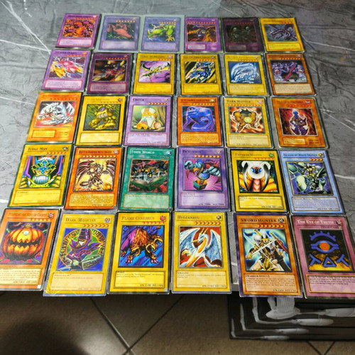 Yu-Gi-Oh cards used, pack of 30 old and rare