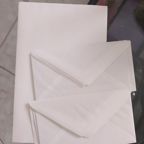 Correspondence set new with many sheets and envelopes