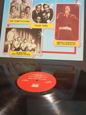 Reach Out I'll Be There vinyl like new, 16 original superhits of the 60's