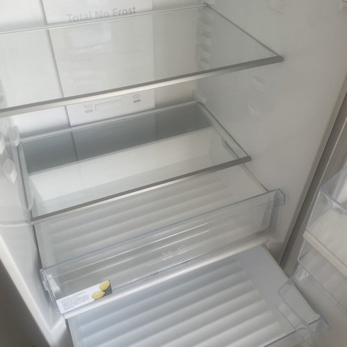 Delonghi refrigerator freezer