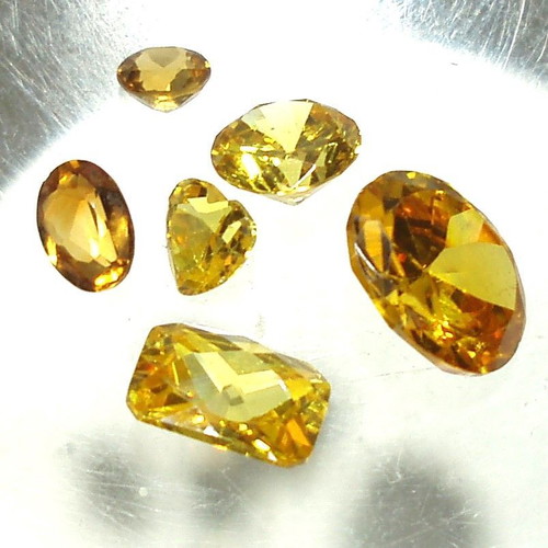 Citrine minerals 6 pieces with various cuts and colors 19.60 ct