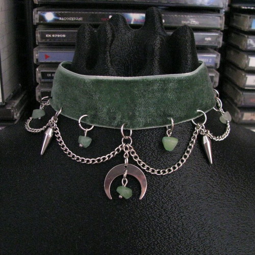 Fairycore choker necklace with aventurine and moon, like new