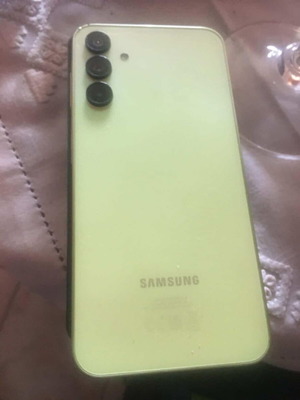 Samsung A15 like new with 256GB, Dual SIM, 20+ MPixel camera