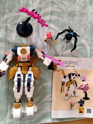 Lego Ninjago Mech Dragons Rising with 2 figures Sora and Wolf Musk Warrior like new