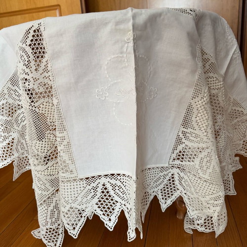 Handmade tablecloth 124x128 new