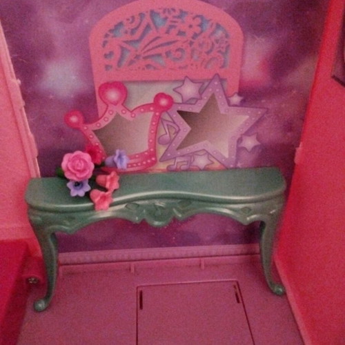Barbie castle used from The princess and the rock star movie with figures