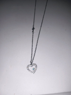 Women's necklace like new with beautiful details