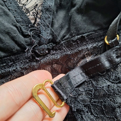 Stradivarius lace bralette black like new, size L