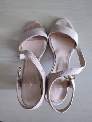 Migato suede sandal size 38 like new, pink
