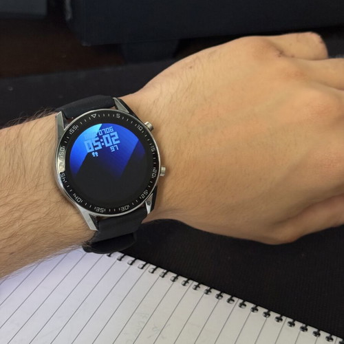 3guys Smartwatch like new with rubber strap and stainless steel band