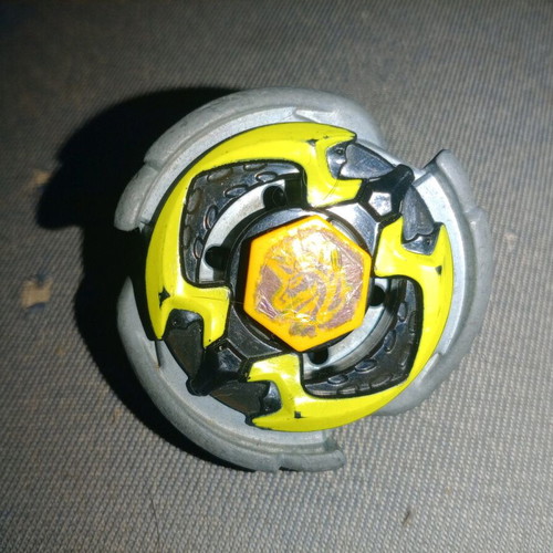 Beyblade Hasbro Fang Ionis used