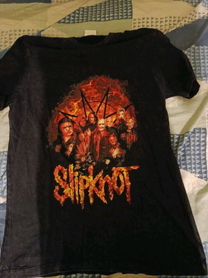 Slipknot T shirt like new, size S, black and red