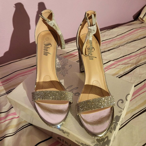Sheln Glittery Pumps New With Strap Size 41 White Silver