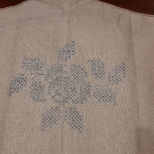 Vintage embroidery tablecloth like new, 100% linen, 50s-60s