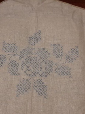 Vintage embroidery tablecloth like new, 100% linen, 50s-60s