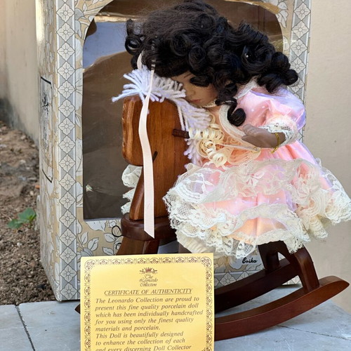 Porcelain doll Erika The Leonardo Collection used with certificate and box