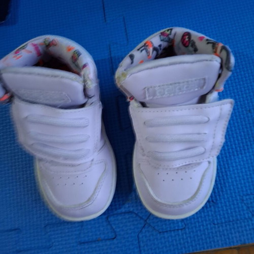 Adidas baby sports shoes used, size 21, light purple