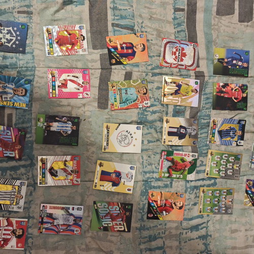 Panini Adrenalyn football cards, set of 75