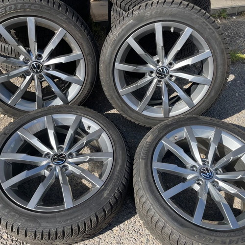 Original Monterey rims like new for Volkswagen B8 with Pirelli tires