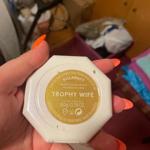 Fenty Beauty Trophy Wife Highlighter like new
