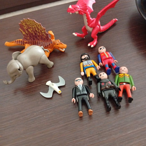 Playmobil figures used with wear and missing parts